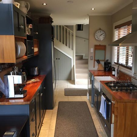 Charming Wanaka Cottage ภายนอก รูปภาพ