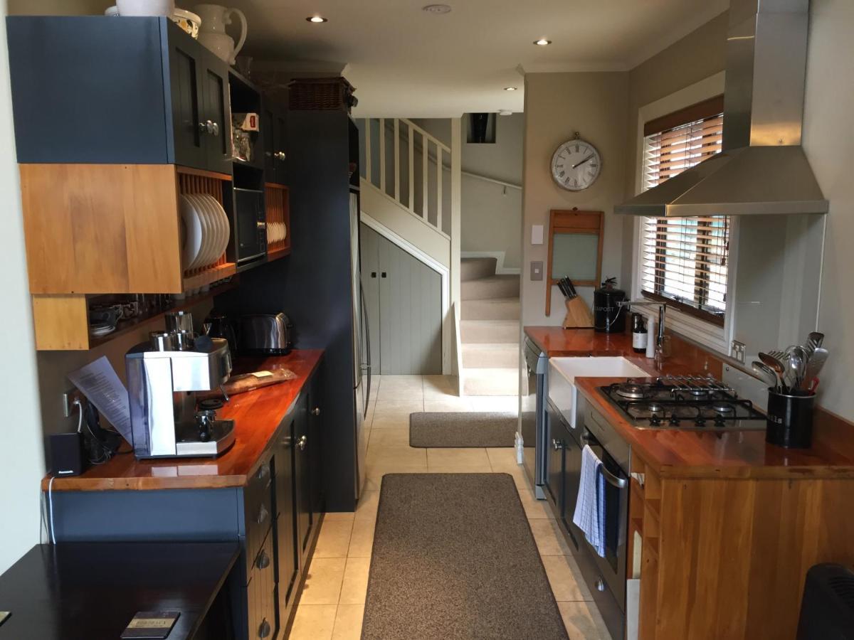 Charming Wanaka Cottage ภายนอก รูปภาพ